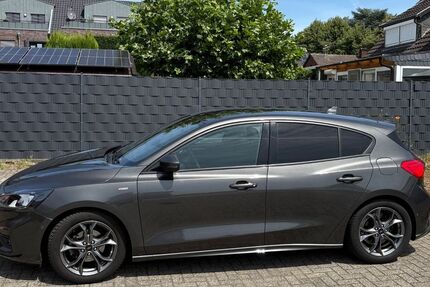 Ford Focus 115.000 km 10.490 &euro; Düsseldorf 40477