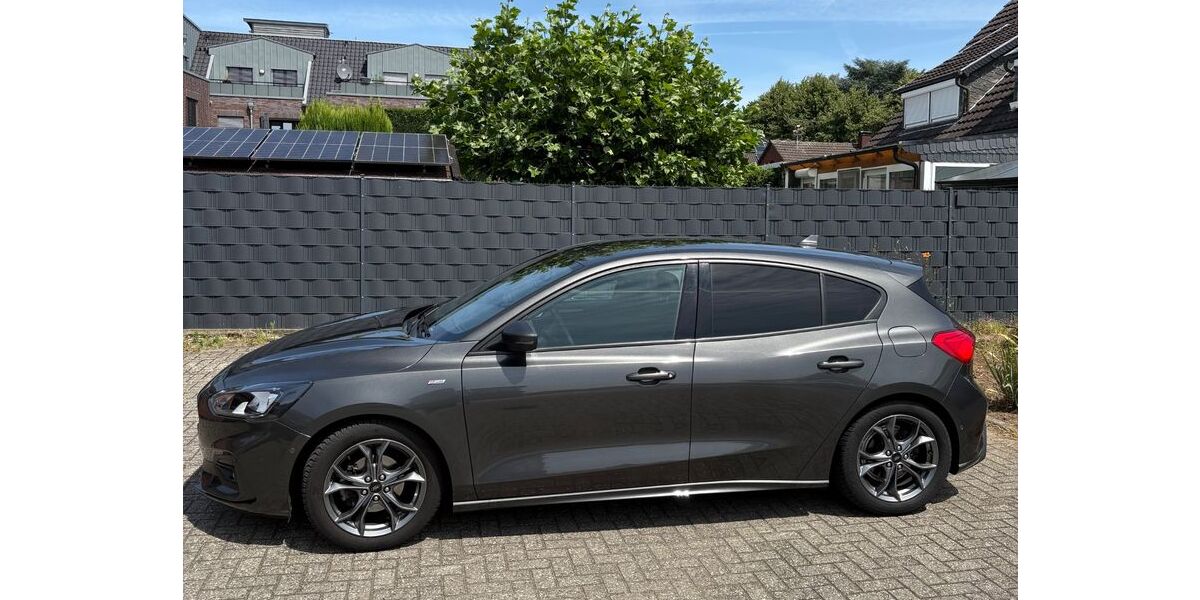 Ford Focus 115.000 km 10.490 &euro; Düsseldorf 40477