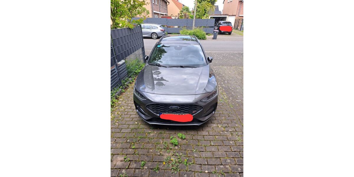 Ford Focus 9.900 km 33.290 &euro; Pulheim 50259