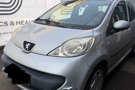 Peugeot 107 199.987 km 1.450 &euro; Köln 51105