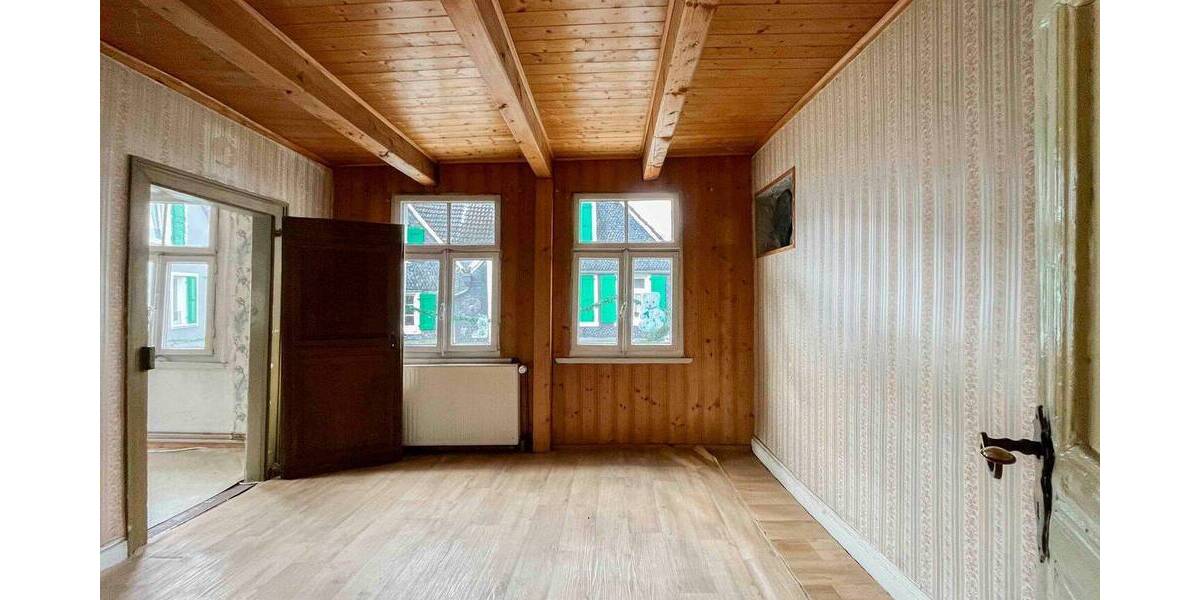 Einfamilienhaus Solingen Gräfrath - 6 Zimmer, 108 m&sup2;, 160.000&euro; | Angebot:26418450