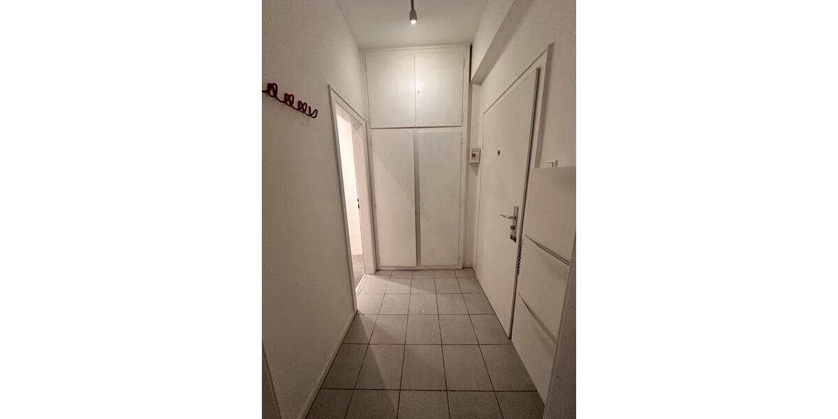 Etagenwohnung Düsseldorf Stadtbezirk 3 - 1 Zimmer, 39 m&sup2;, 1.200&euro; | Angebot:24865699
