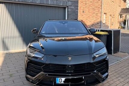 Lamborghini Urus 60.100 km 215.999 &euro; Düsseldorf 40221