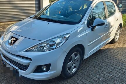 Peugeot 207 138.500 km 2.999 &euro; Erkrath 40699