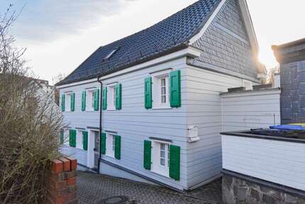 Haus Solingen Central - 5 Zimmer, 137 m&sup2;, 349.000&euro; | Angebot:25472203