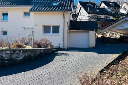 Wohnung Remscheid Gemarkung Bergisch Born - 3 Zimmer, 110 m&sup2;, 1.100&euro; | Angebot:25647833