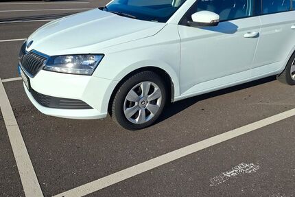 Skoda Fabia 97.600 km 8.299 &euro; Köln 50739
