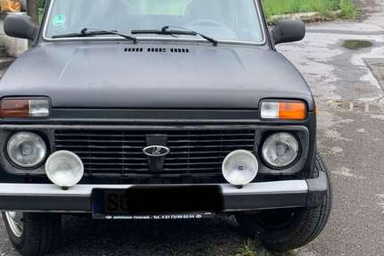 Lada Niva 142.000 km 4.400 € Solingen 42657