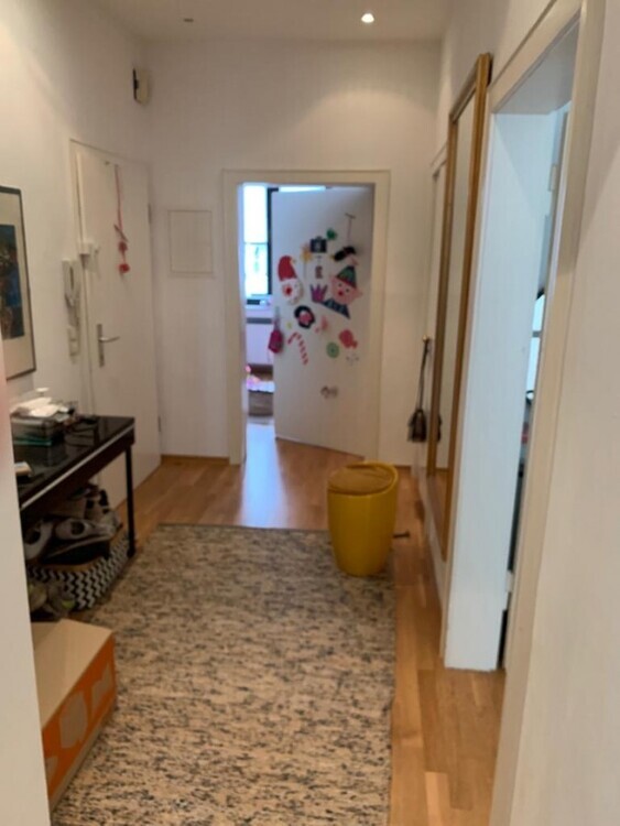Rarität mit gr. Garten in D.-Oberkassel ! Renovierte 2-3 Z.-Wohnung in bester Lage v. D.-Oberkassel mit Garten - Einbauküche - Keller