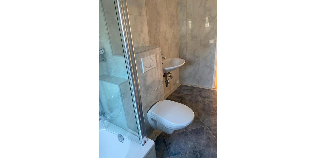Etagenwohnung Remscheid Lüttringhausen - 3 Zimmer, 100 m&sup2;, 700&euro; | Angebot:26644916