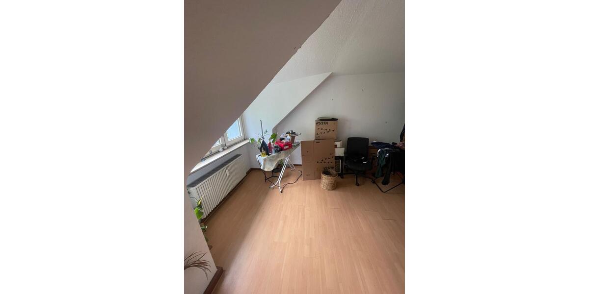 Dachgeschoßwohnung Düsseldorf Stadtbezirk 5 - 3 Zimmer, 57 m&sup2;, 500&euro; | Angebot:26664024