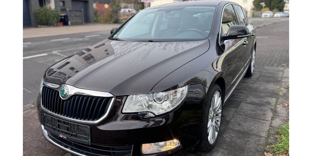 Skoda Superb 158.927 km 8.950 € Hilden 40723