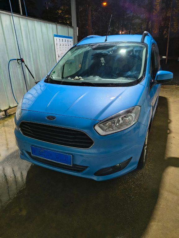 Ford Tourneo Courier 112.800 km 9.000 € Köln 50767