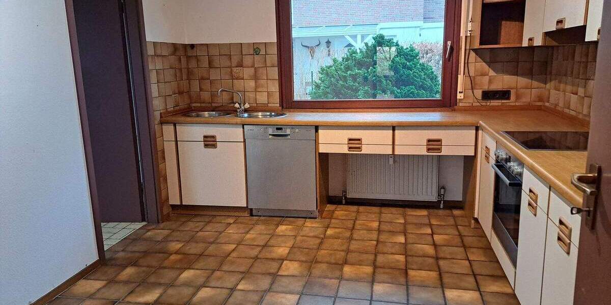 Etagenwohnung Kürten - 5 Zimmer, 170 m&sup2;, 1.360&euro; | Angebot:24780635