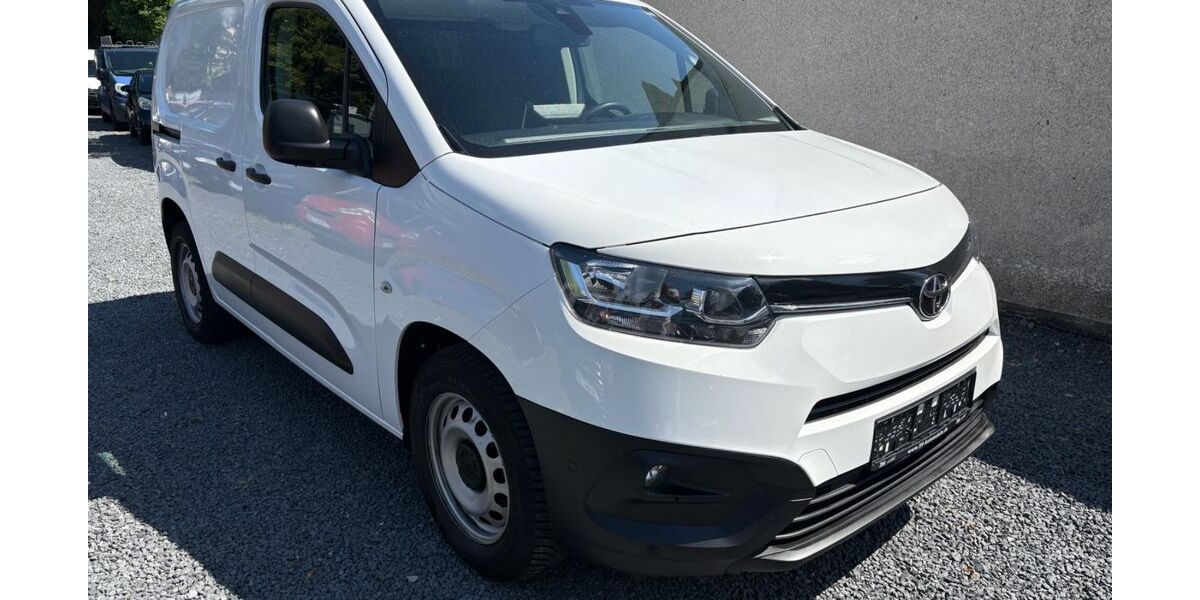 Toyota Proace City 57.100 km 13.990 &euro; Bergisch Gladbach 51469
