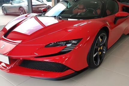 Ferrari SF90 8.000 km 358.000 &euro; Köln 50858