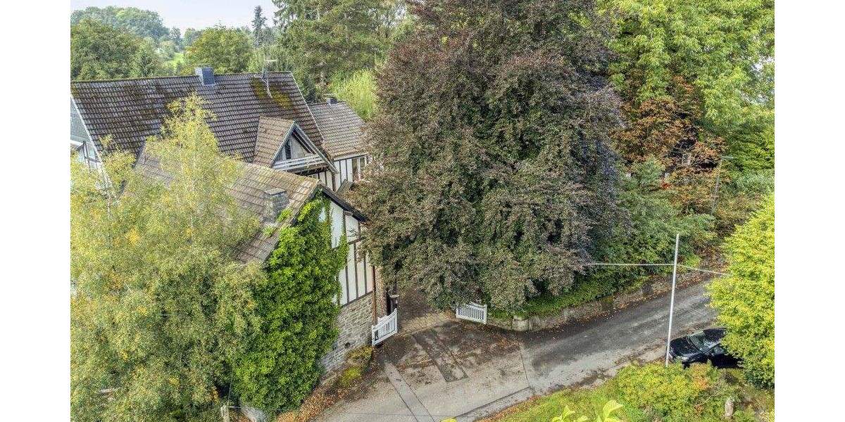 Außergewöhliches Anwesen mit mehreren Häusern mitten in der Natur - Einfamilienhaus Wipperfürth | Angebot:23973687