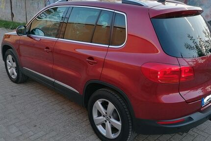 VW Tiguan 117.500 km 13.400 € Düsseldorf 40239