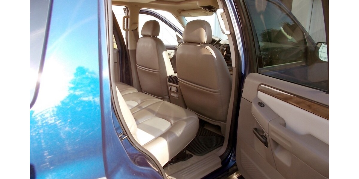 Ford Explorer 200.500 km 8.900 &euro; Remscheid 42853