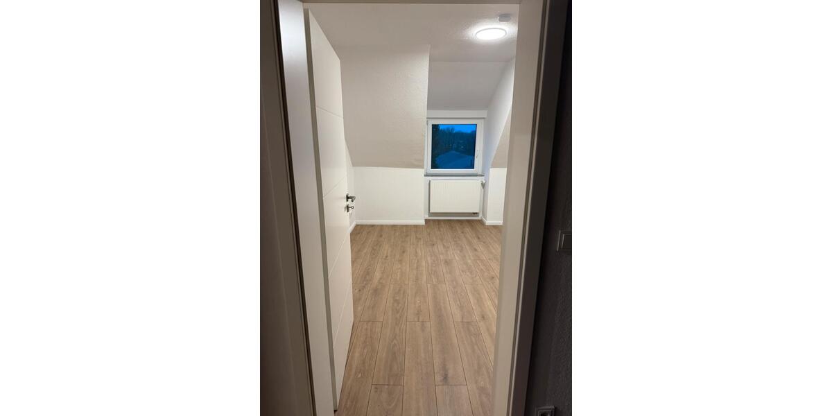 Dachgeschoßwohnung Radevormwald - 3 Zimmer, 50 m&sup2;, 149.000&euro; | Angebot:25171739