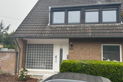 Haus Neuss Furth-Mitte - 5 Zimmer, 120 m&sup2;, 1.910&euro; | Angebot:26456017