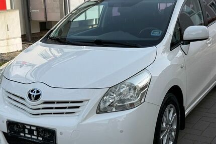 Toyota Verso 155.000 km 6.840 &euro; Düsseldorf 40468