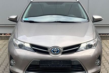 Toyota Auris 95.000 km 11.590 € Düsseldorf - Bezirk 8 40231
