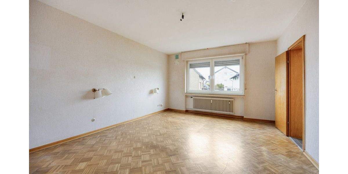 Großzügiges Einfamilienhaus mit zwei Einliegerwohnungen in Odenthal Eikamp - Mehrfamilienhaus, Wohnhaus Odenthal / Eikamp Eikamp | Angebot:25900153