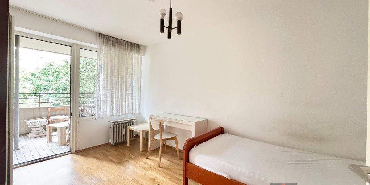Etagenwohnung Düsseldorf Golzheim - 5 Zimmer, 105 m&sup2;, 550.000&euro; | Angebot:24810215