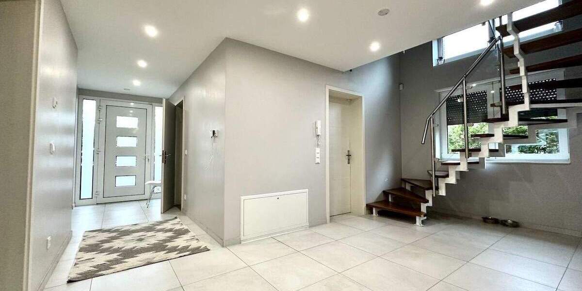 Einfamilienhaus Neuss Stadionviertel - 7 Zimmer, 255 m&sup2;, 998.000&euro; | Angebot:23852464