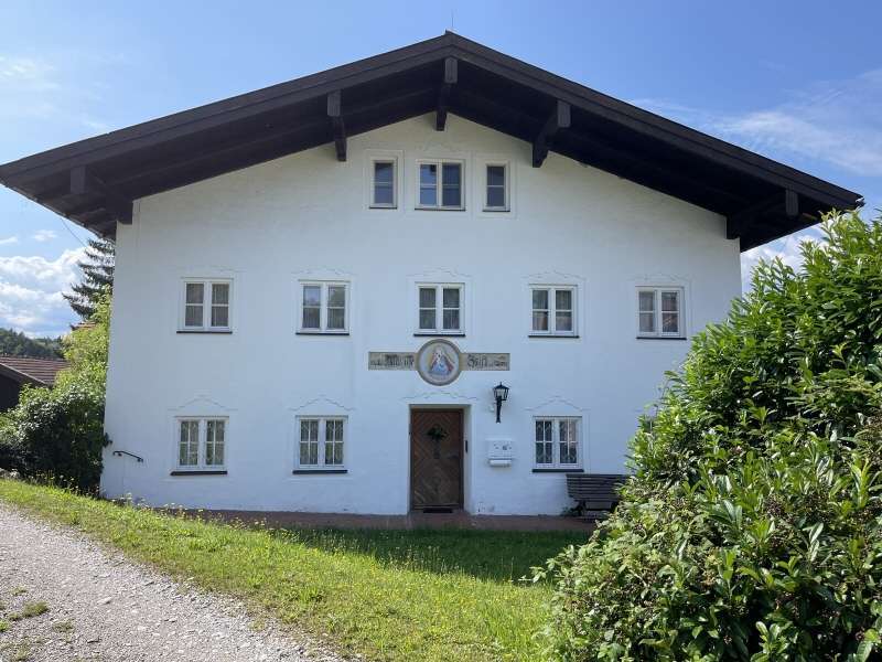 Haus zum Kaufen in Grabenstätt-Marwang 155.000 € 323 m²