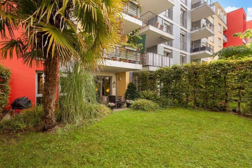 Moderne TraumWohnung mit zwei Gärten und sonniger Terrasse - Wohnen in Bestlage von Pempelfort