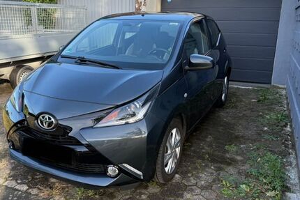 Toyota Aygo (X) 13.850 km 10.400 &euro; Köln 51109