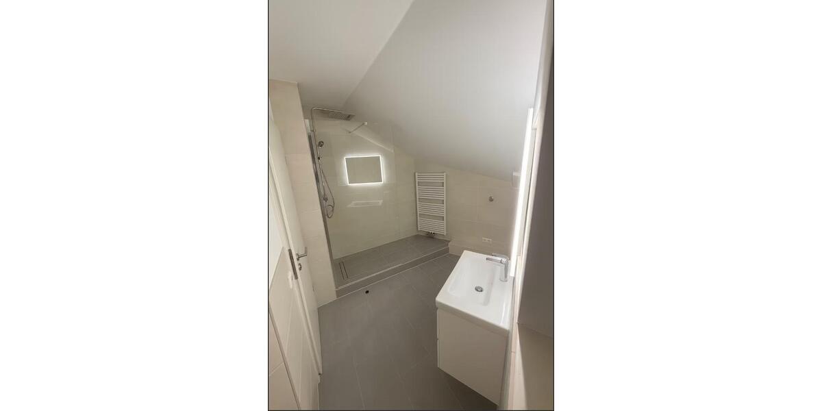 Dachgeschoßwohnung Düsseldorf Stadtbezirk 8 - 2 Zimmer, 67 m&sup2;, 995&euro; | Angebot:25922828