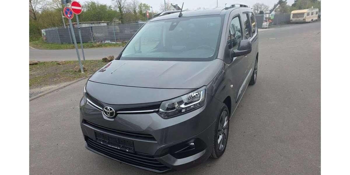 Toyota Proace 147.000 km 16.850 &euro; Köln - Poll 51105