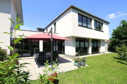 Haus Solingen Aufderhöhe - 5 Zimmer, 207 m&sup2;, 675.000&euro; | Angebot:26952480
