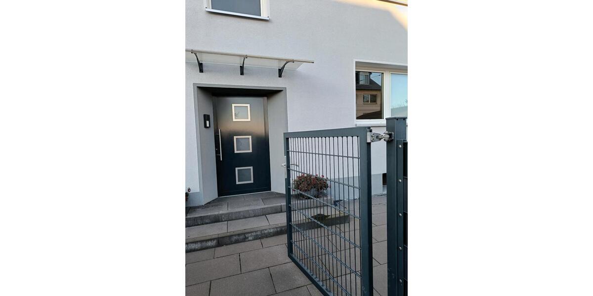 Erdgeschoßwohnung Solingen Mitte - 1 Zimmer, 45 m&sup2;, 600&euro; | Angebot:26327004