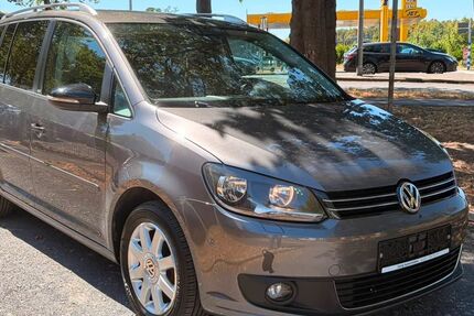VW Touran 200.000 km 5.999 &euro; Köln 51107