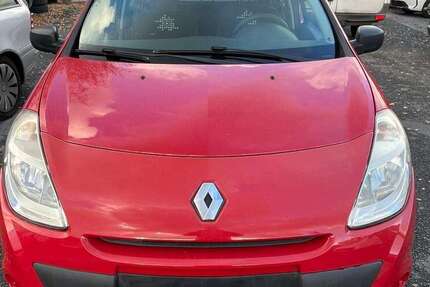Renault Clio 75.500 km 3.700 € Düsseldorf 40231
