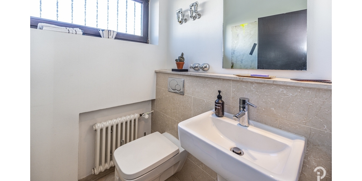 Charmantes Split-Level-Reihenendhaus in unmittelbarer Rheinnähe im Herzen von Düsseldorf-Benrath - Reihenendhaus Düsseldorf Stadtbezirk 9 | Angebot:26645354