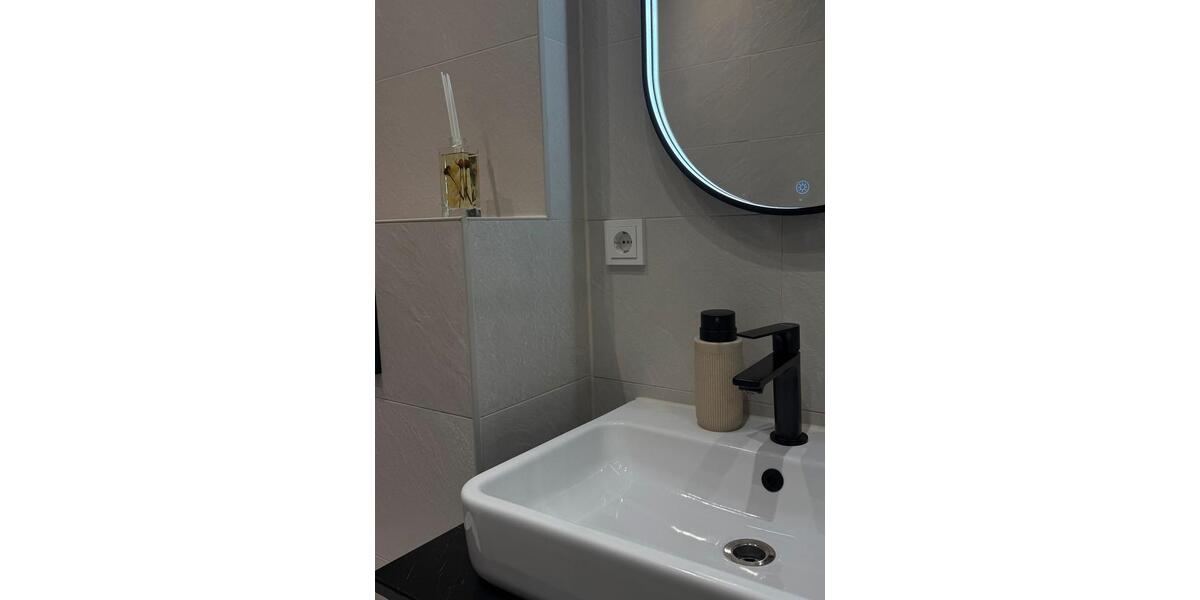 Etagenwohnung Düsseldorf Pempelfort - 2 Zimmer, 48 m&sup2;, 1.600&euro; | Angebot:24690390