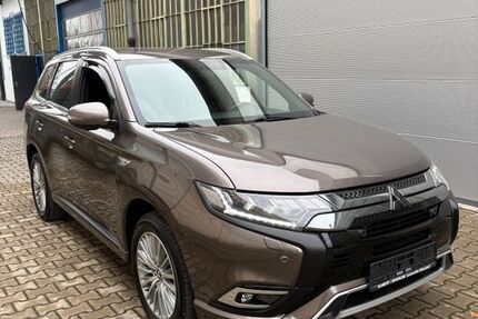 Mitsubishi Outlander 98.746 km 17.790 € Düsseldorf 40231