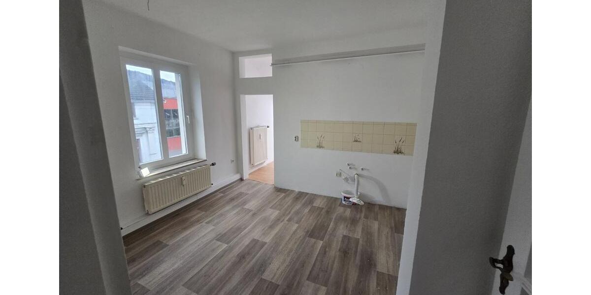 Dachgeschoßwohnung Wuppertal Unterbarmen - 4 Zimmer, 120 m&sup2;, 800&euro; | Angebot:25961303
