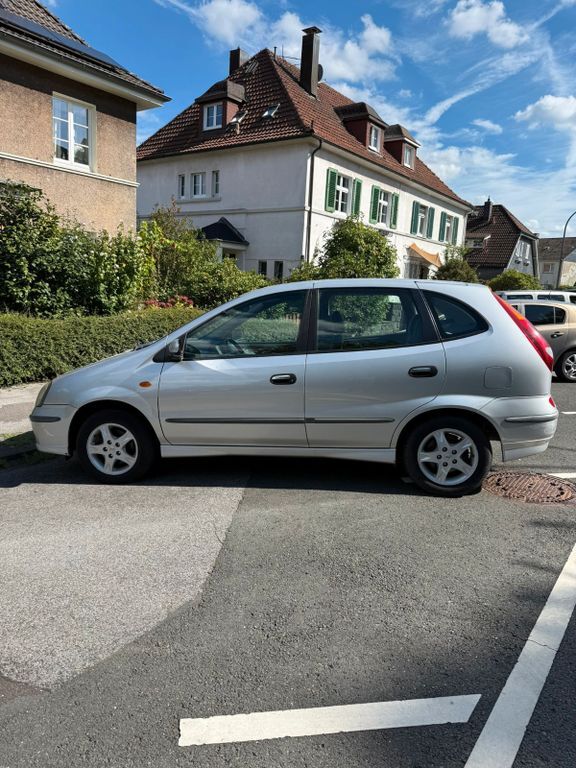 Almera Tino
