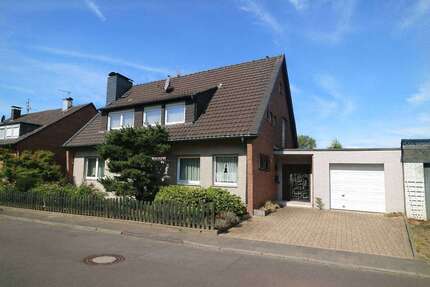 Haus zum Kaufen in Dormagen 570.000 € 200 m² 7 zimmer