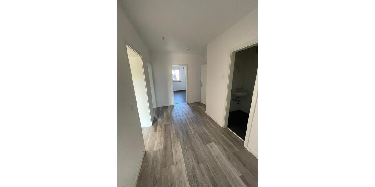 Erdgeschoßwohnung Wuppertal Barmen - 3 Zimmer, 77 m&sup2;, 659&euro; | Angebot:24878001