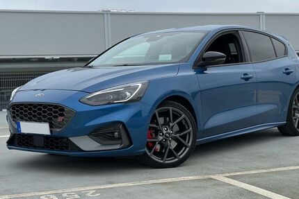 Ford Focus 38.900 km 24.300 € Remscheid 42897