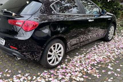 Alfa Romeo Giulietta 247.000 km 5.000 &euro; Düsseldorf 40227