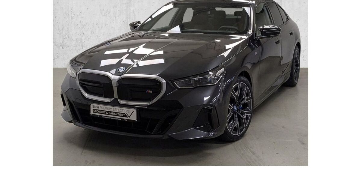 BMW i5 14.275 km 66.740 &euro; Düsseldorf 40595