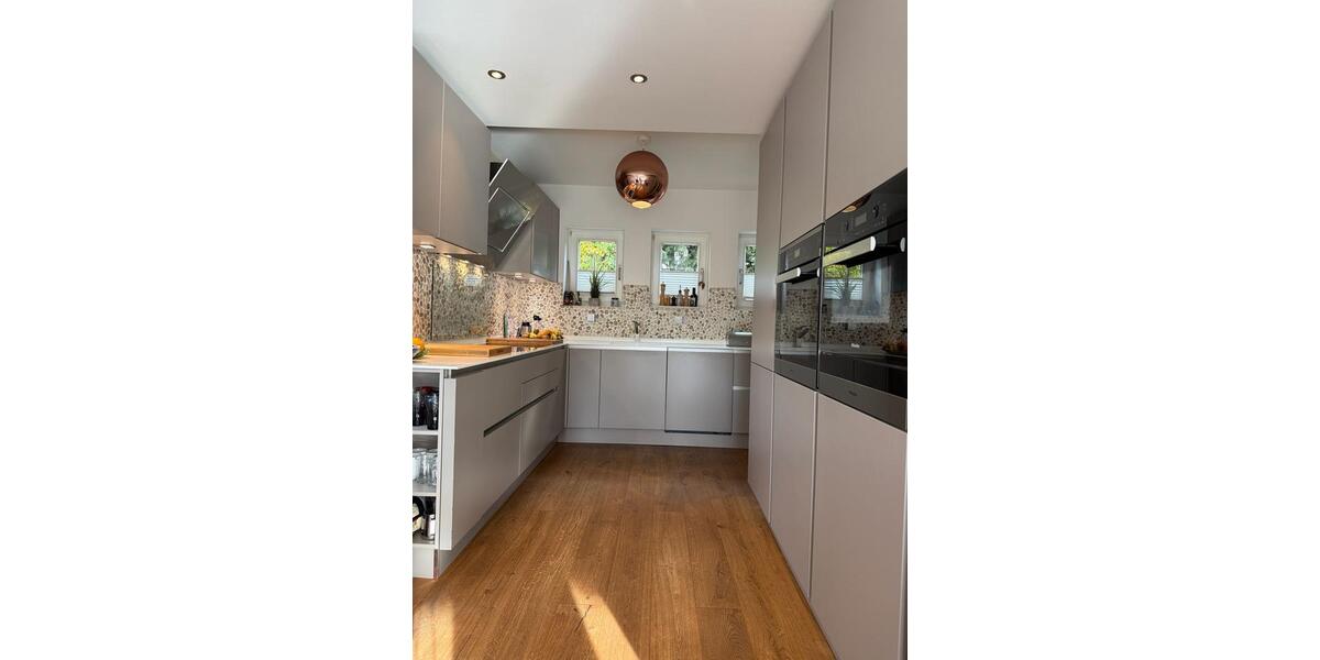 UNTERBACH: Wunderschönes, vollklimatisiertes 7-Raum Reihenendhaus 7 zimmer